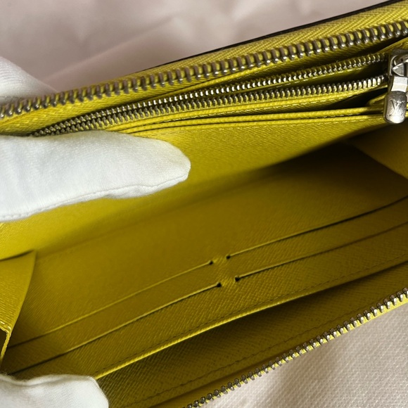 Elegant Yellow LV EPI Women's Zippy Wallet - Picture 8 of 14